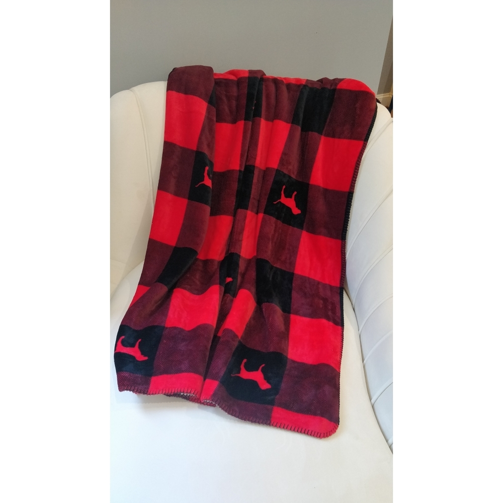 BNWT Pink (Victoria's Secret) Sherpa fleece throw